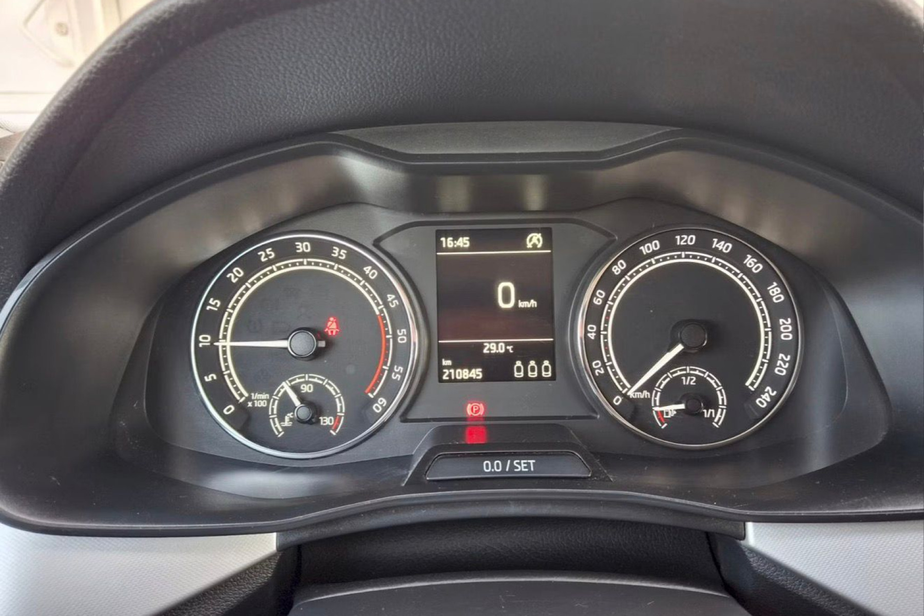 ŠKODA KAMIQ 1.6 TDI na splátky - fotografie 9