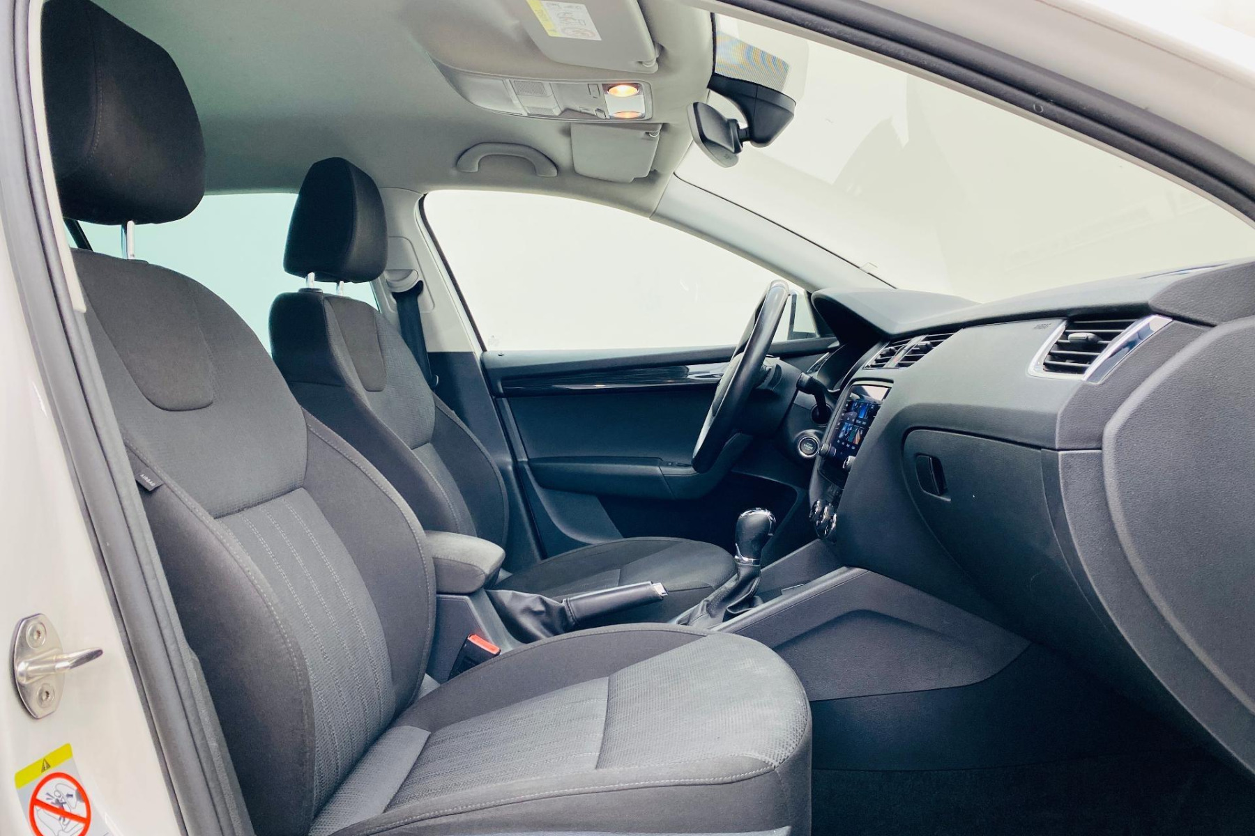 ŠKODA OCTAVIA 1.5 E-TEC DSG STYLE na splátky - fotografie 8