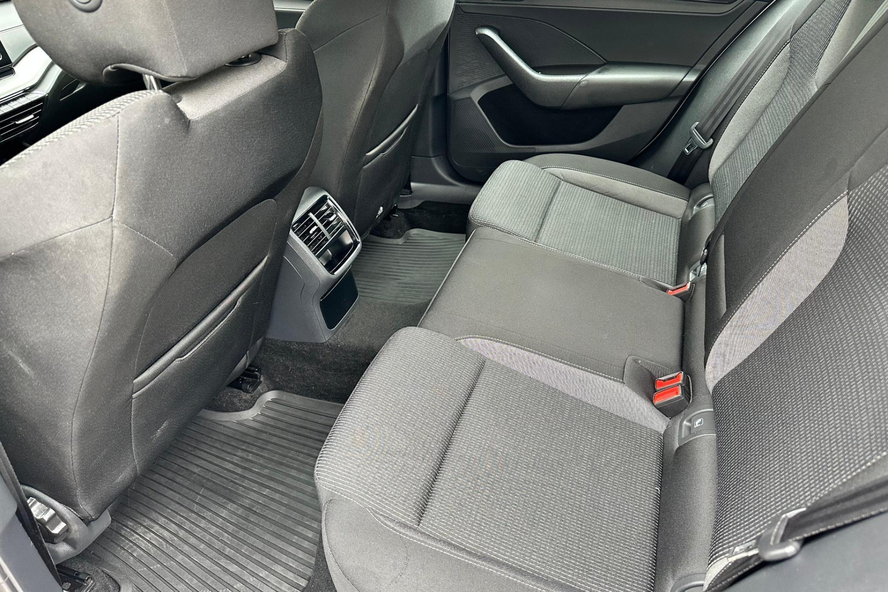 ŠKODA OCTAVIA 1.5 TSI na splátky - fotografie 17