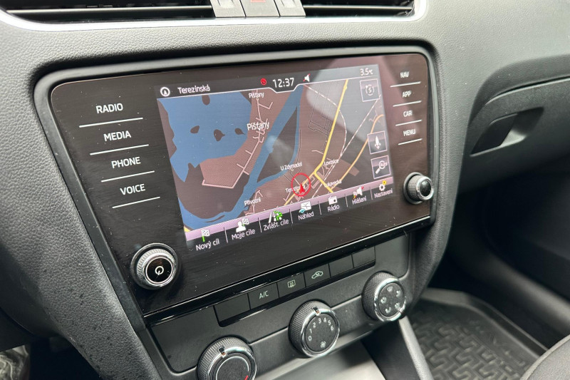 ŠKODA OCTAVIA 1.6 TDI 85 KW DSG na splátky - fotografie 9
