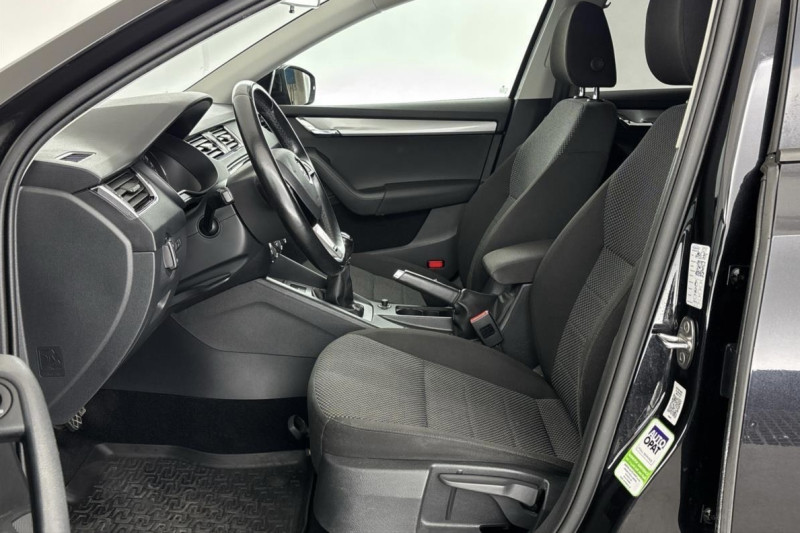 ŠKODA OCTAVIA COMBI 1.6 TDI na splátky - fotografie 13