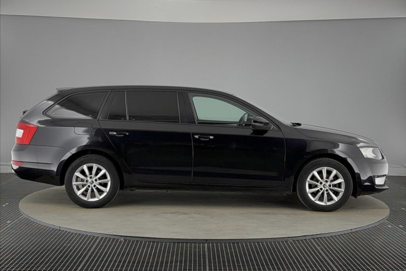 ŠKODA OCTAVIA COMBI 1.6 TDI na splátky - fotografie 27