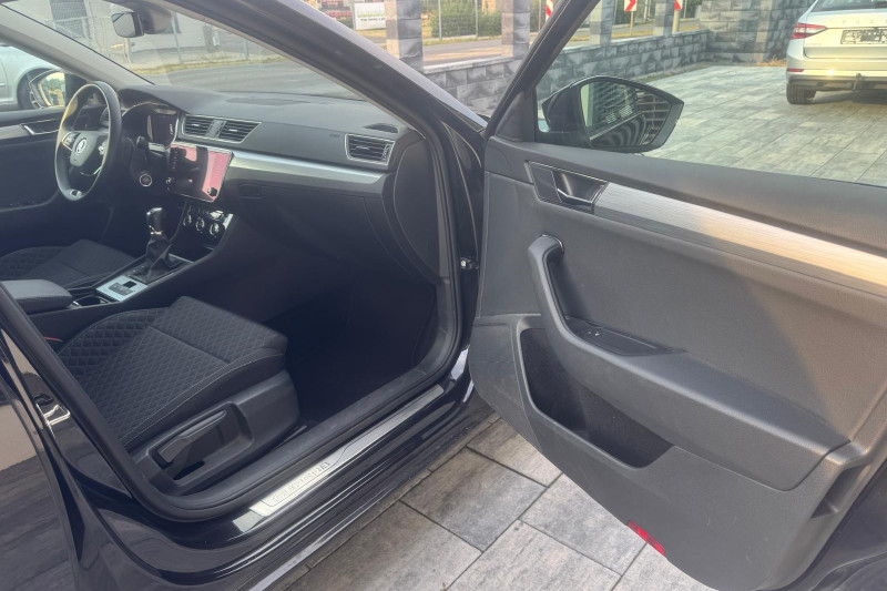 ŠKODA SUPERB COMBI 1.5 TSI 110 KW 6M BUSINESS LINE na splátky - fotografie 16