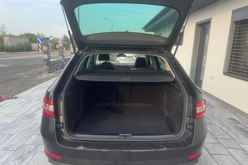 ŠKODA SUPERB COMBI 1.5 TSI 110 KW 6M BUSINESS LINE na splátky - fotografie 22