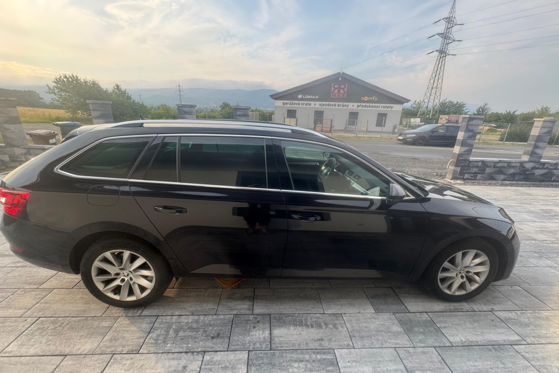 ŠKODA SUPERB COMBI 1.5 TSI 110 KW 6M BUSINESS LINE na splátky - fotografie 7