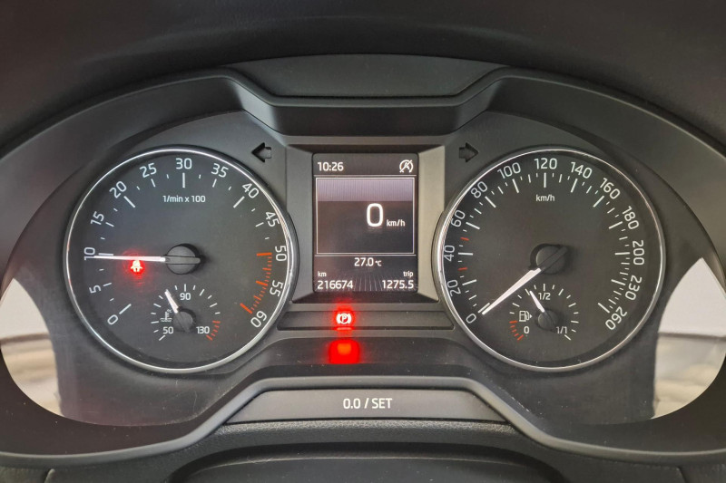 ŠKODA OCTAVIA COMBI 1.6 TDI 81 KW  STYLE na splátky - fotografie 19