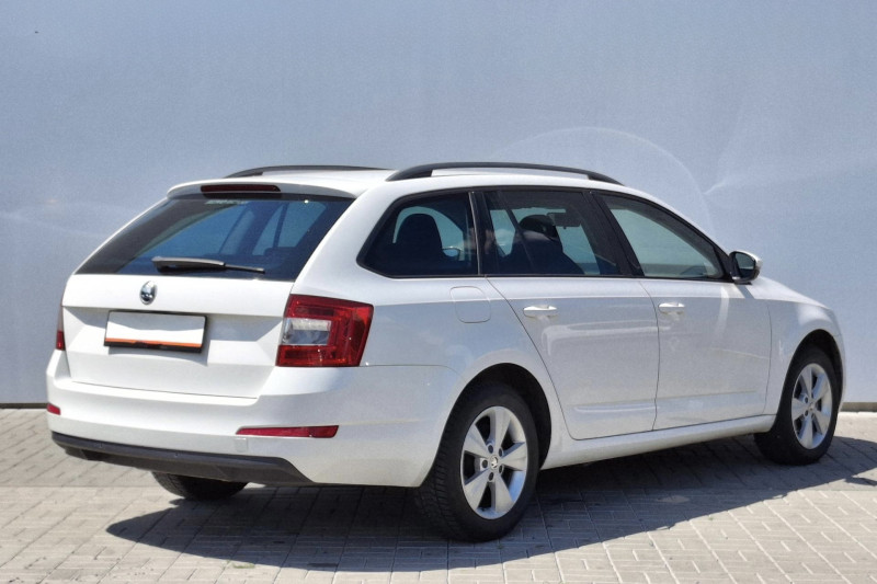 ŠKODA OCTAVIA COMBI 1.6 TDI 81 KW  STYLE na splátky - fotografie 3