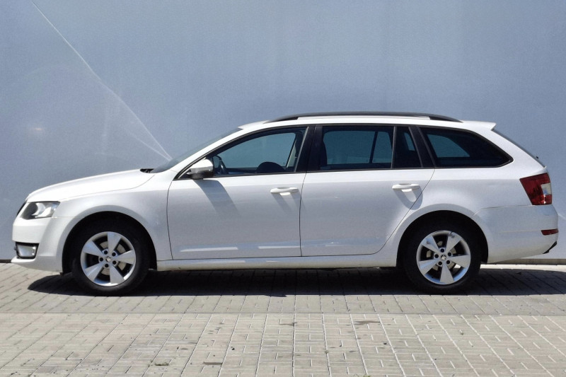 ŠKODA OCTAVIA COMBI 1.6 TDI 81 KW  STYLE na splátky - fotografie 4