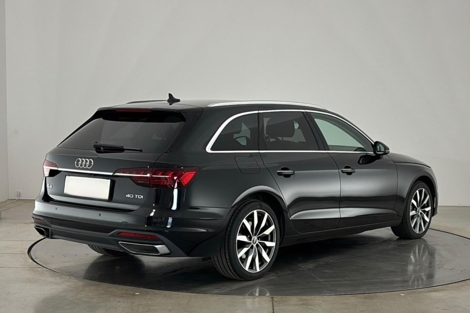 AUDI A4 AVANT 40 TDI 150 KW AUTOMAT na splátky - fotografie 7