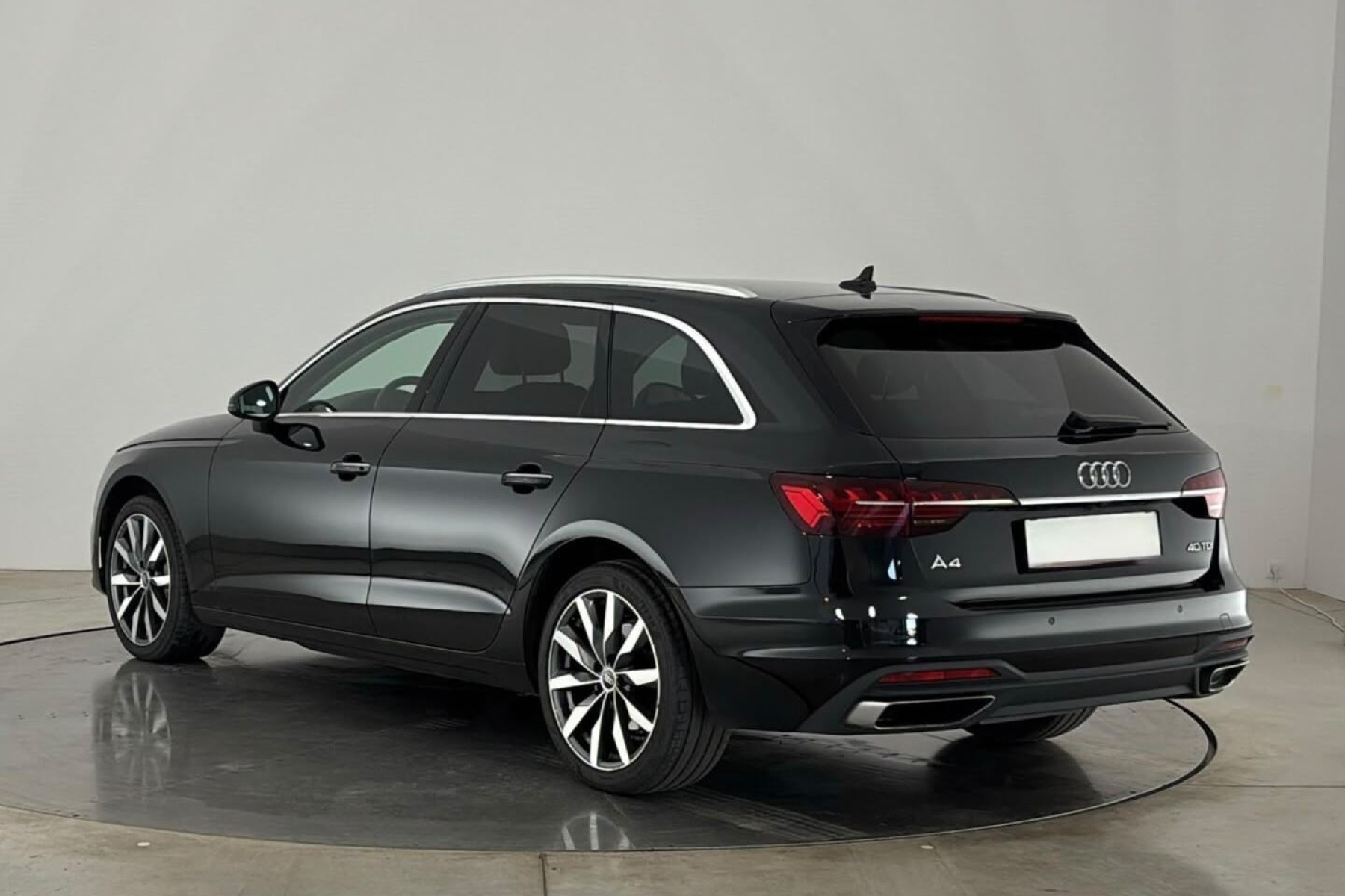 AUDI A4 AVANT 40 TDI 150 KW AUTOMAT na splátky - fotografie 4