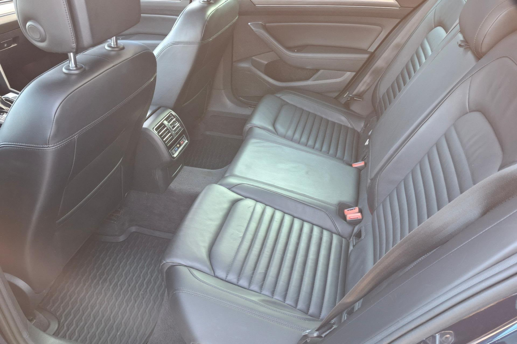 VOLKSWAGEN PASSAT VARIANT ALLTRACK 2.0 TDI 176 KW DSG 4X4 na splátky - fotografie 15