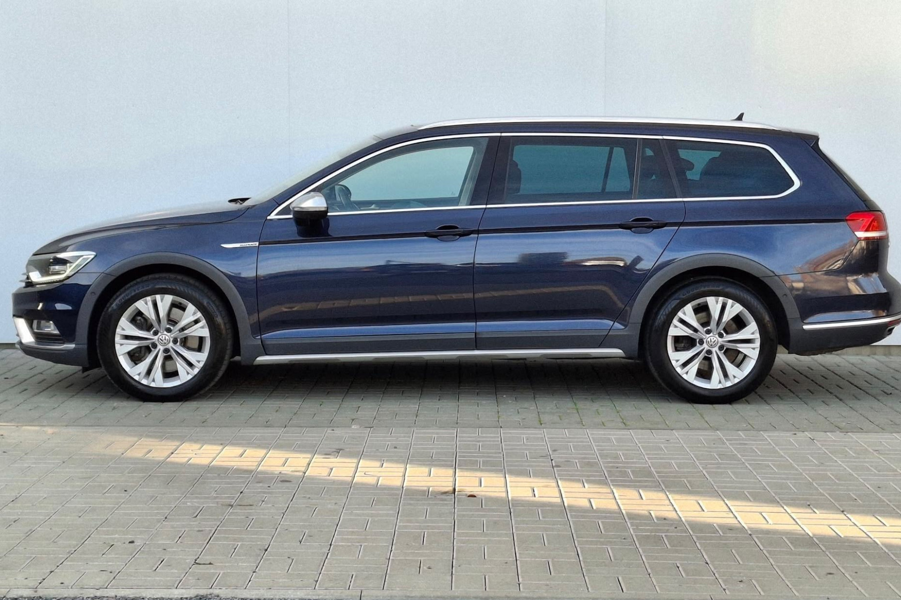 VOLKSWAGEN PASSAT VARIANT ALLTRACK 2.0 TDI 176 KW DSG 4X4 na splátky - fotografie 3
