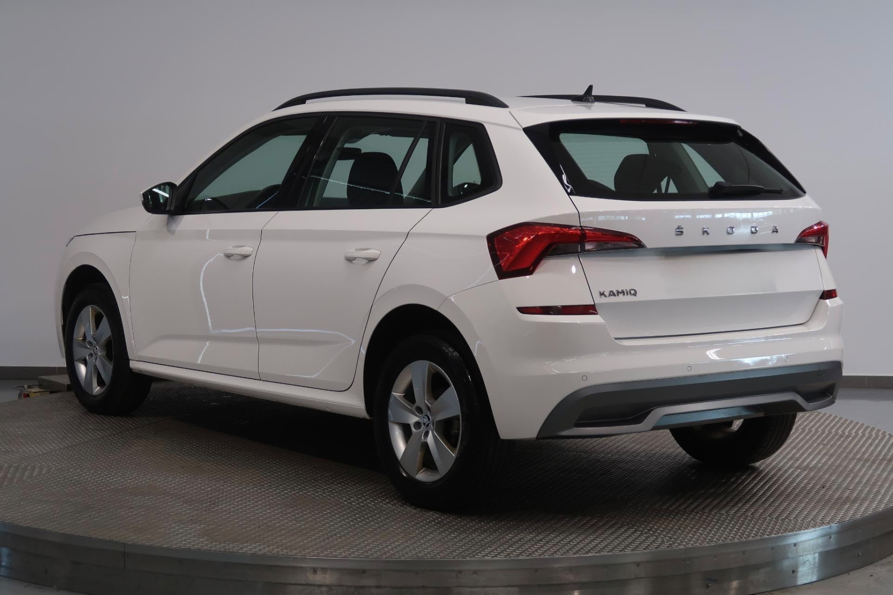 ŠKODA KAMIQ 1.5 TSI 110 KW AMBITION na splátky - fotografie 4
