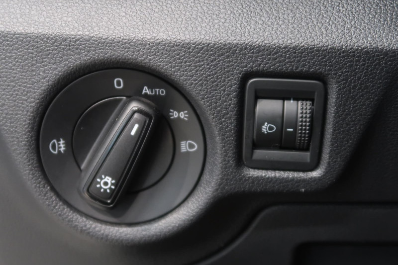 ŠKODA KAMIQ 1.5 TSI 110 KW AMBITION na splátky - fotografie 19