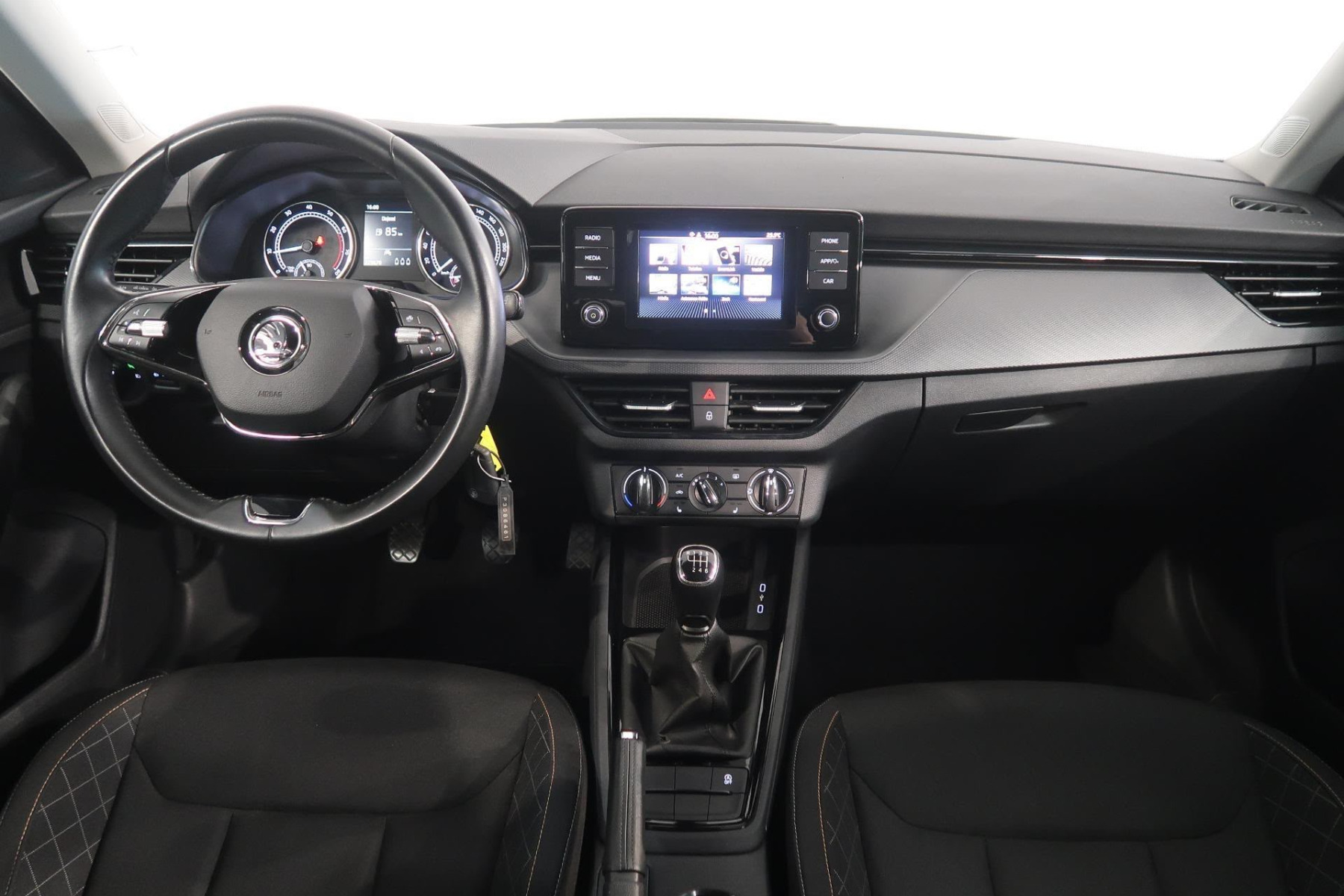 ŠKODA KAMIQ 1.5 TSI 110 KW AMBITION na splátky - fotografie 8