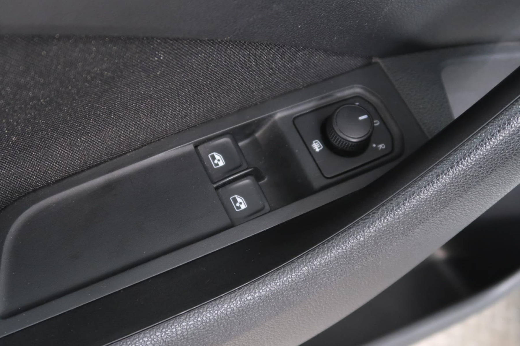 ŠKODA KAMIQ 1.5 TSI 110 KW AMBITION na splátky - fotografie 17