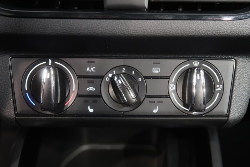 ŠKODA KAMIQ 1.5 TSI 110 KW AMBITION na splátky - fotografie 23
