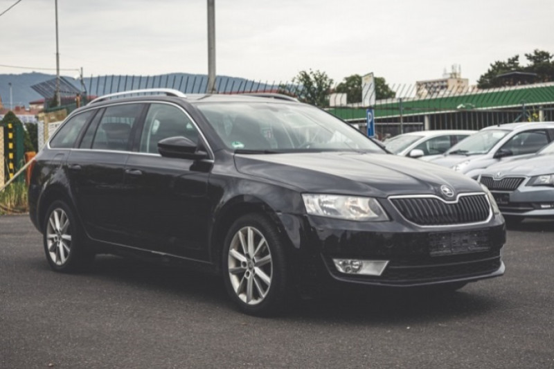 ŠKODA OCTAVIA III 2.0 TDI COMBI DSG na splátky - fotografie 8